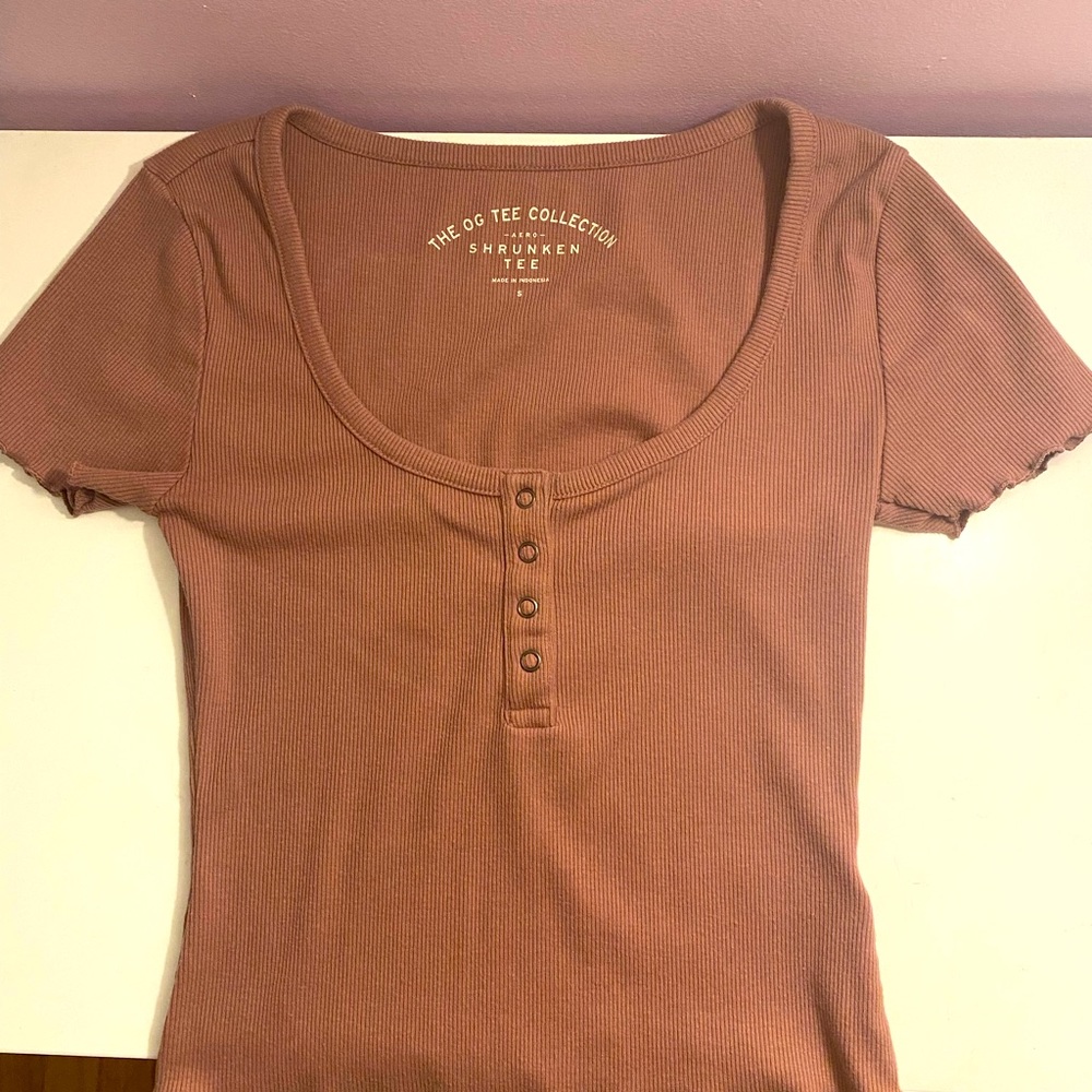 Aeropostale Dirty Rose Shrunken Tee (Size S)